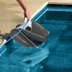 Robot Dolphin Poolstyle 35 -Intex Piscines Soldes robot dolphin poolstyle 35 3